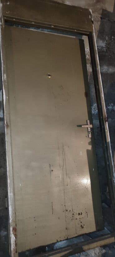 Qızdırıcı və isidicilər: Metal giriş qapısı - Material: qalın poladdan hazırlanmış metal qapı — 2
