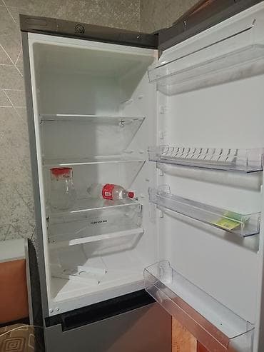 nomre satilir: Xarab 2 qapılı Indesit Soyuducu Satılır, rəng - Gümüşü — 2