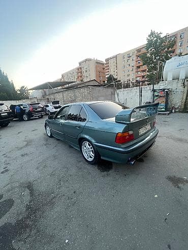 1994: BMW 3 series: 1.8 l | 1994 il Sedan — 10