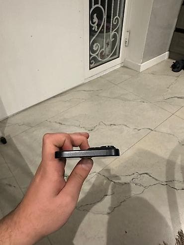 iphone 18 pro: IPhone 15, 128 GB — 4