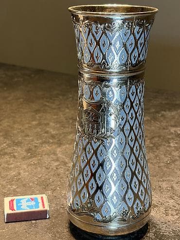 ev ucun dekor: Bir vaza, Metal — 1