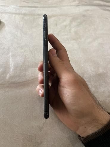 iphone 8 irsad electronics: IPhone 7 Plus, 32 GB, Qara, Barmaq izi — 4