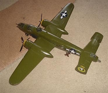 Двухмоторный бомбардировщик ВВС США периода Второй Мировой войны B-25 — 2