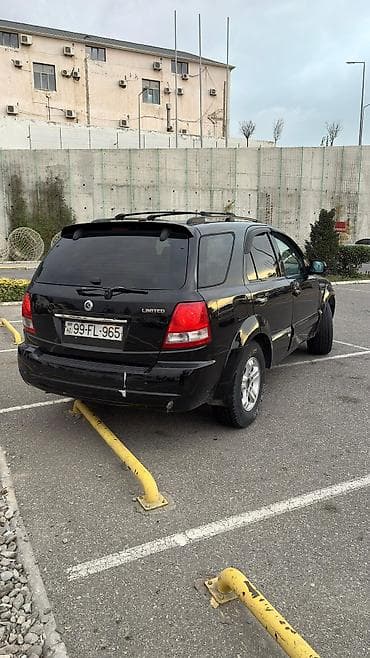 muravey satiwi: Kia Sorento – qara rəngdə, tam ölçülü SUV - Korpus: 5 qapılı, qara — 3