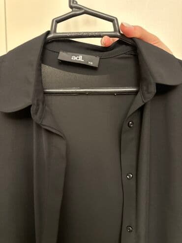 Kurtkalar: ADL xs qara köynek
çox az geyinilib☺️
S razmerədə olur — 3