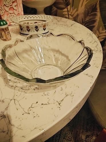 Şüşə meyvə/salat qabı - Material: qalın şəffaf şüşə - Forma: çiçək