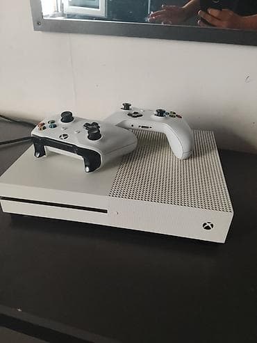 Məhsul: Microsoft Xbox One S oyun konsolu + 2 ədəd simsiz Xbox