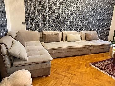 Künc divan 450 AZN. Təcili satılır. UNVAN Bakı 8 mir (FN) 7477 — 1