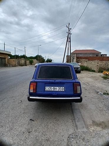 disk qabi: Model: Lada 2104 (universal kuzov) Rəng: Göy Kuzov: 5 qapılı universal — 4