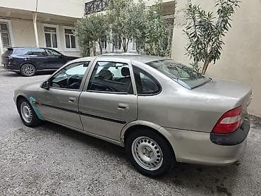 vito 8 1: Opel Vectra: 1.8 l | 1996 il 258262 km Sedan — 3