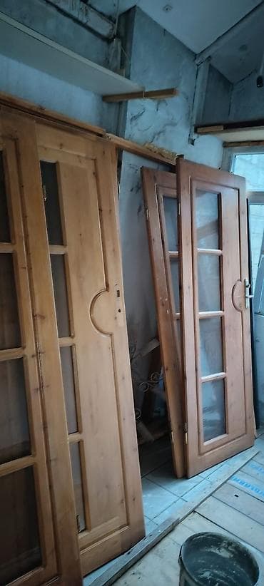 islenmis qapi satiram: Qapı 5 ədəddir birinin kilidi yoxdur uzunluğu 220 sm eni 90 sm real — 1