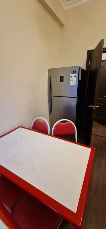 sumqayit bina evi: Yasamal,Mida yaşayış kompleksində,3 otalı,təmirli,əşyalı məınzil — 15