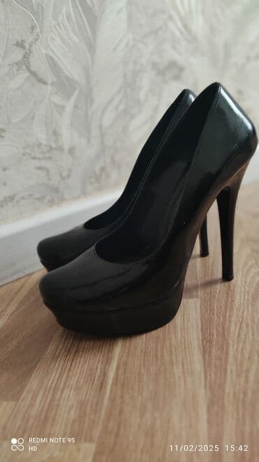 qadınlar üçün ketlər vans old skool: Tuflilər, Ölçü: 38, rəng - Qara, İşlənmiş — 1