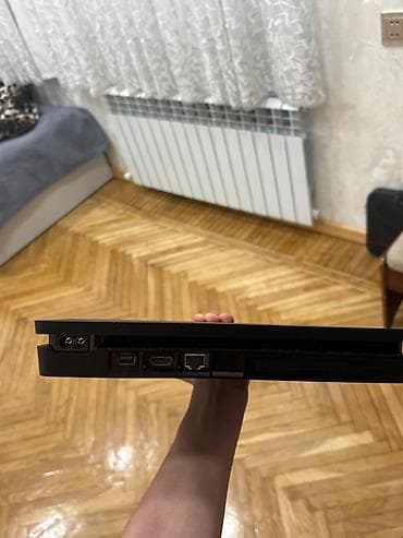 playsta: Xüsusiyyətlər: - Rəng: Qara, mat korpus - Model: PS4 Slim - Ön panel — 4