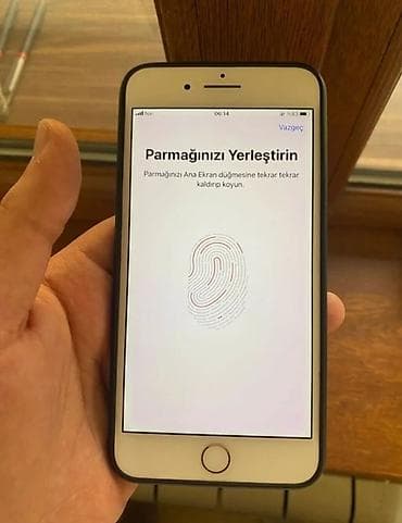 iphone 9 plus: IPhone 7 Plus, Rose Gold, Barmaq izi — 3