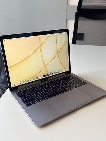 Apple MacBook Pro 13" (Space Gray) - Ekran: 13.3" Retina, yüksək