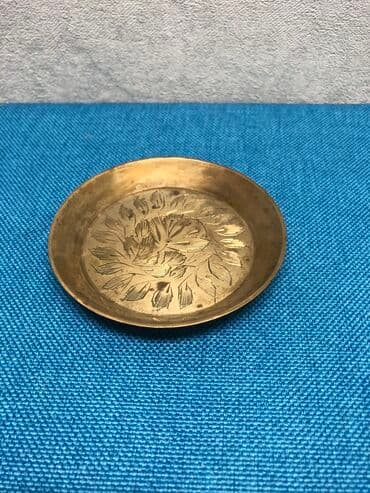 qizil onluq qiymeti 2022: Antik Latun Nelbeki ve murebbe qabi qiymet 1 eded ucun . 3 eded var — 12