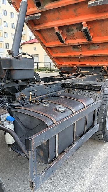 kamaz ehtiyyat hisseleri: KAMAZ 6x4 özboşaldan yük maşını - Marka/model: KAMAZ, 3 oxlu (6x4) — 10