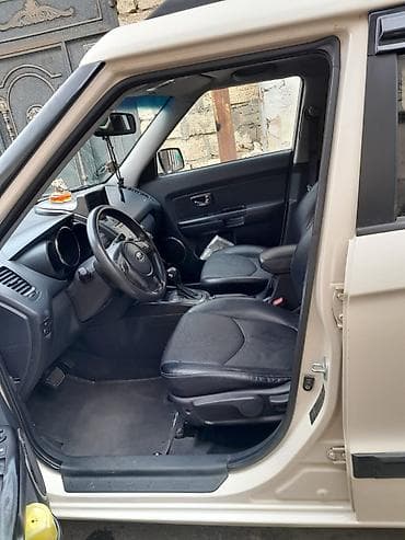 dumannı faralar: Kia Soul: 1.6 l | 2010 il Krossover — 6