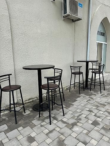 Komplekt bar stol stul dəsti satılır.4 ədəd masa, 12 ədəd