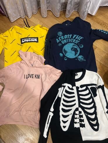 2 ci əl geyimlər: Sweatshirtler her biri turkiyeden alinıb ustdekiler 5 azn asagi sol — 1