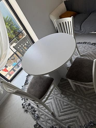 Masalar: Mətbəx üçün, Açılmayan, Yumru masa, 4 stul — 1