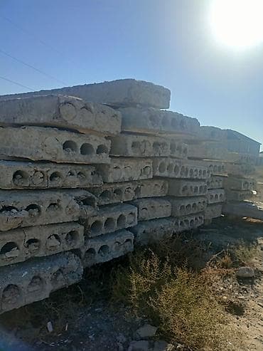 Beton paneller usten cixma saz veziyetde.her olcude var.catdirilma — 2