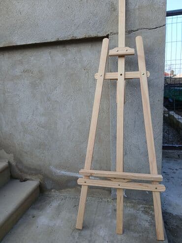 Sərgi stendi, Taxta