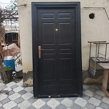 Mənzil üçün İşlənmiş Giriş qapısı 90x200 sm Çərçivə ilə, Zəmanətsiz, Ünvandan götürmə