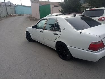 mersedes vita: Mercedes-Benz S-Class W140 sedan, ağ rəng. - Kuzov: geniş və rahat — 3