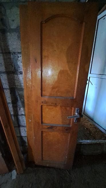 divar üçün işıq: Məhsul: Taxta otaq qapıları (bir neçə model) Təsvir: - Material — 3