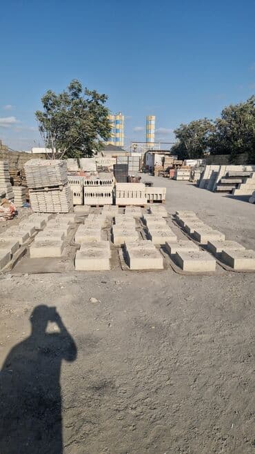 бетонные кольца больших размеров: Hər ölcüdə beton dirəklər .yol isarələri.kabel isarələri kanalzasiya — 23