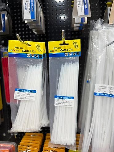 Naylon kabel bağları – ağ rəng, paketli. Məhsul xüsusiyyətləri: -