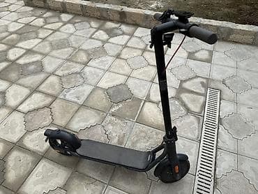 Əsas xüsusiyyətləri * Mühərrik gücü: 350 W nominal, 700 W maksimum — 2