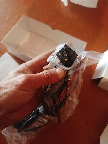 tv android box: 4 kanallı avtomobil DVR (dash camera) Xüsusiyyətlər: - 4 kanallı qeyd — 4