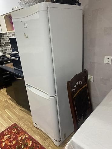 Blenderlər: 2 qapılı Indesit Soyuducu Satılır, rəng - Ağ — 1