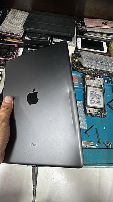 Apple iPad: Apple iPad (Model A2270) – 32 GB Xüsusiyyətlər: - Model: A2270 (iPad — 5