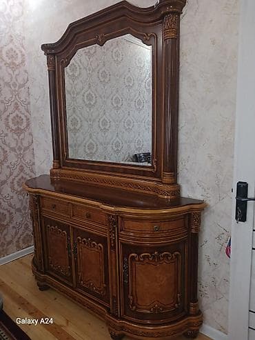 Güzgülü 150 manat güzgüsüz 60 manat satılır lalafo.az -da Güzgülü 150 manat güzgüsüz 60 manat satılır