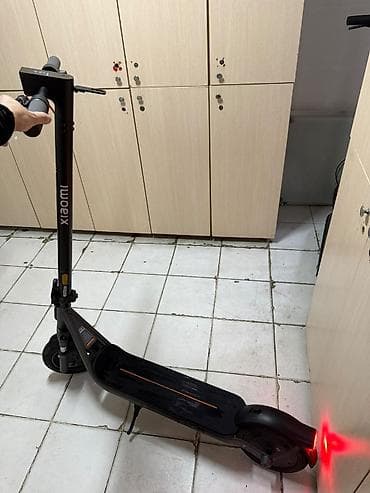 mi scooter: 2 aydı alınıb Xiaomi 6 təcili satılır sürət 25km gediş 25km adapteri — 3
