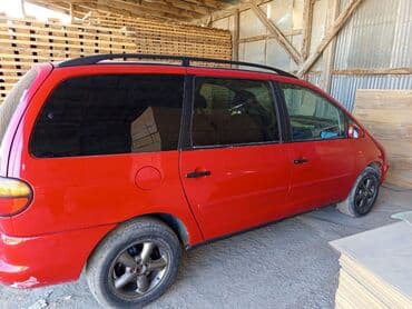 volkswagen type: Volkswagen Sharan – qırmızı rəngli, geniş və rahat miniven — 2