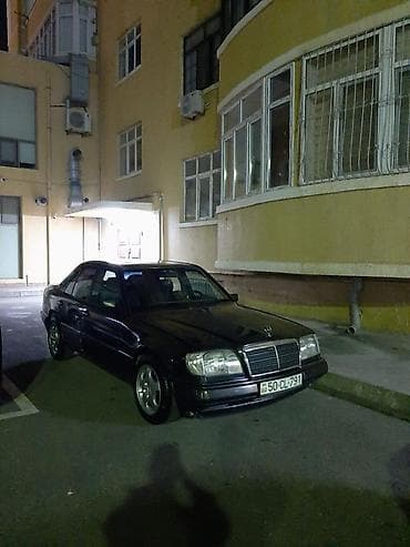 mercedes 124: Mercedes-Benz W124: 2.2 l | 1994 il Sedan — 2