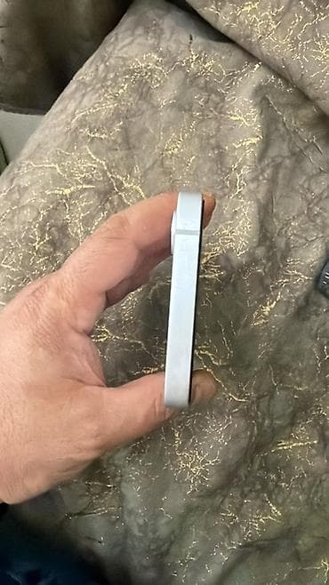 macbook m2 air: IPhone SE 2022, Ağ, Barmaq izi — 4