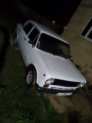 moto 50 cc: Avtomobil: Klassik VAZ/Lada sedanı (ağ rəng) Kuzov: 4 qapılı, kompakt — 4