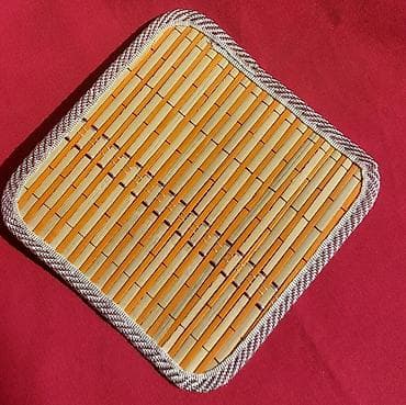 Bambukdan hazırlanmış kvadrat çaynikaltı/istilik keçirməyən altlıq. 1