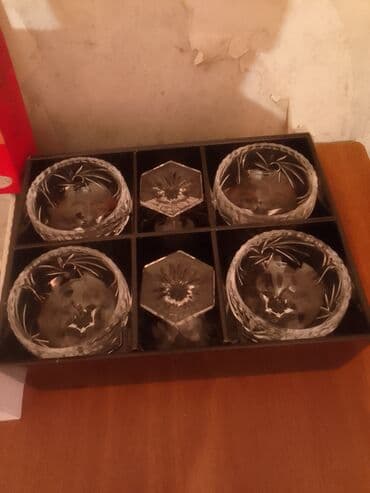 Süfrə qab-qacaqı: Kristal desertaset - 6 bölməli qutuda kristal desertaset: 4 ədəd — 2