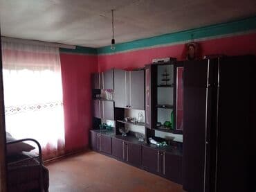 kirdite evler: Bağ evi / həyət evi - Bir mərtəbəli, ağ fasadlı, şifer damlı ev - — 3