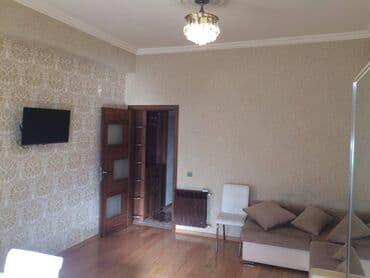 gündəlik kirayə mənzillər: 1 otaqlı, Yeni tikili, 34 kv. m — 3