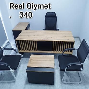 Yeni, Müdir üçün, Künc masa — 1