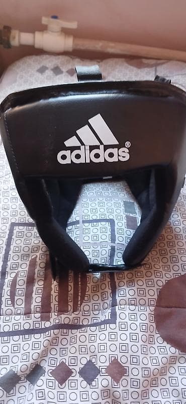 Adidas boksyor baş qoruyucusu + Venum ayaq/sinir (shin) qoruyucuları — 1