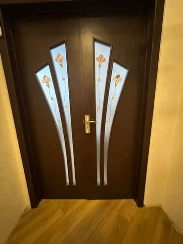 3 eded xoncali taxda qapi lazimdir: Hundurluk 2 metr hamisinda qapilar 5 ededdir. Susesiz qapilar hamam — 3